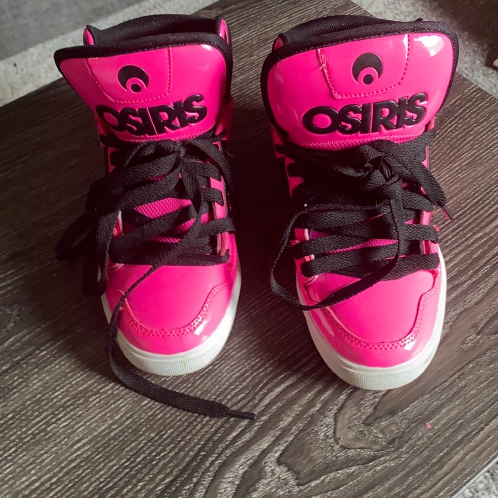 Girl Osiris pink sneakers
